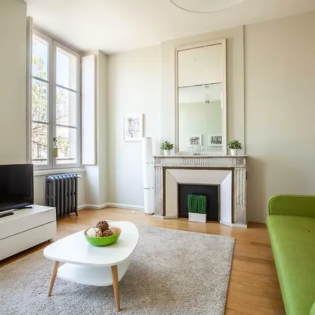 - Cours De Verdun Apartman *