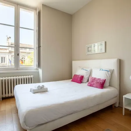 - Cours De Verdun Apartman *